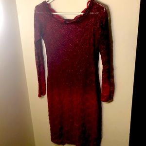 Beautiful burgundy dress! perfect for the holidays.
